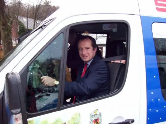 Duitse verkeersminister weg na racepartij featured image