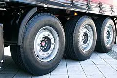 Eurlings stelt kwaliteitseisen aan truckbanden featured image