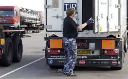 “Arbeidsinspectie laks bij controle gegaste containers” featured image