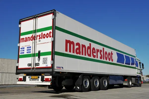Schmitz Cargobull levert 23 koeltrailers aan Mandersloot featured image