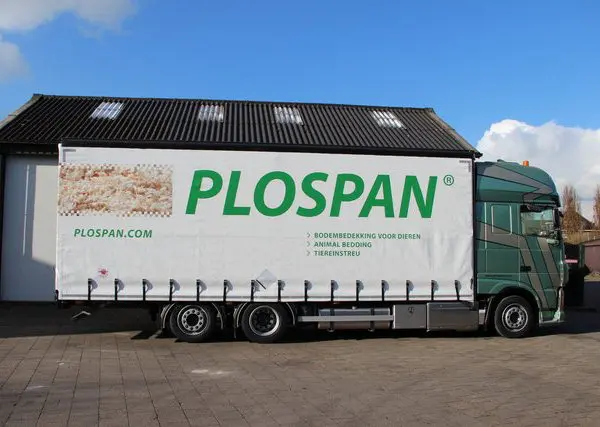 Lichtgewicht Elcar schuifzeilcarrosserie op DAF XF voor Plomp featured image