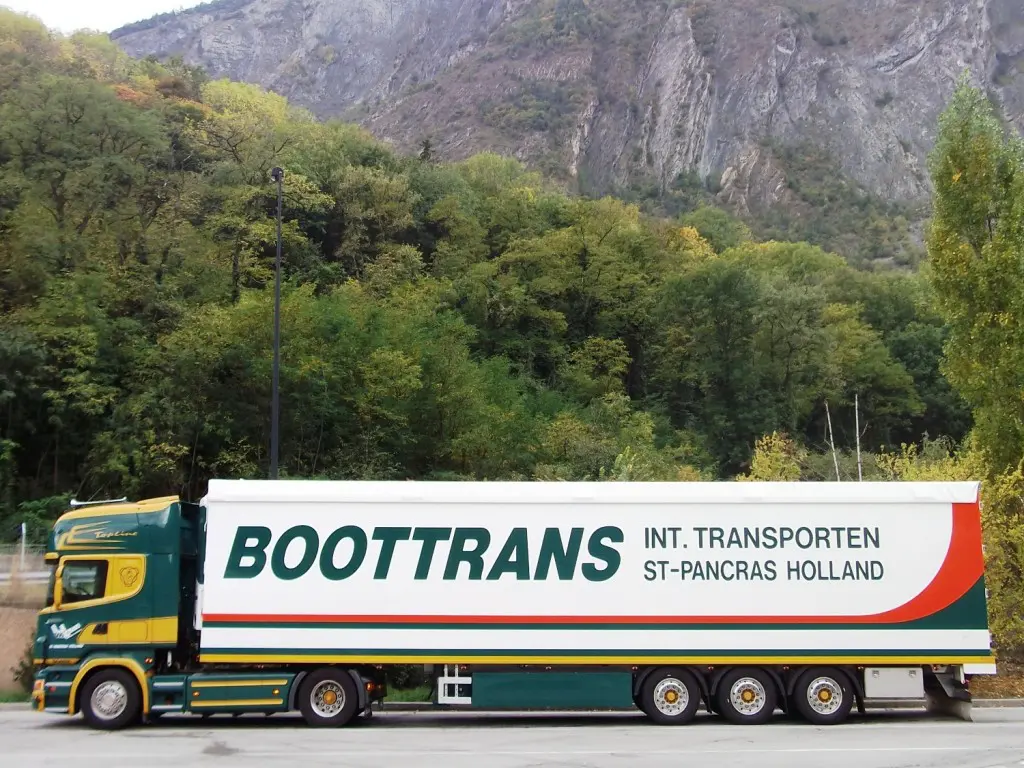 Geïsoleerde Kraker schuifvloertrailer voor Boottrans featured image