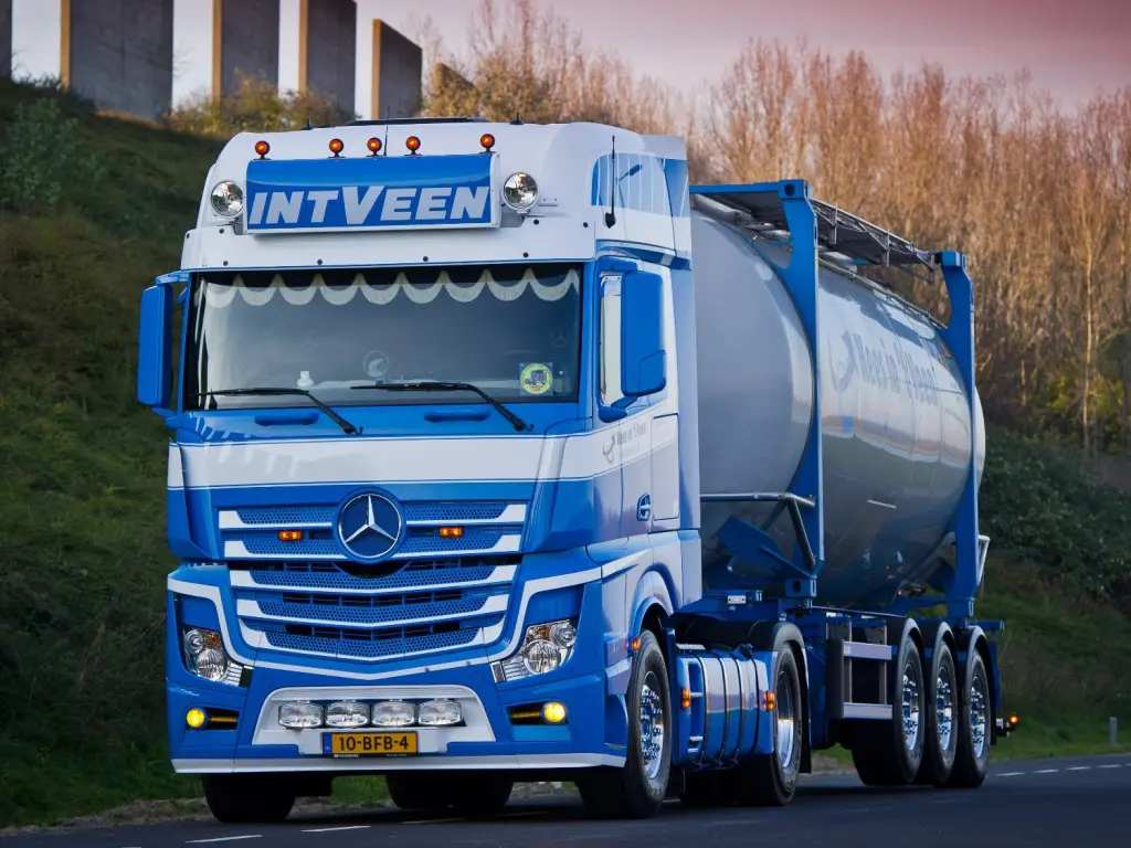 Mercedes-Benz Actros trucks voor Kees in ’t Veen featured image