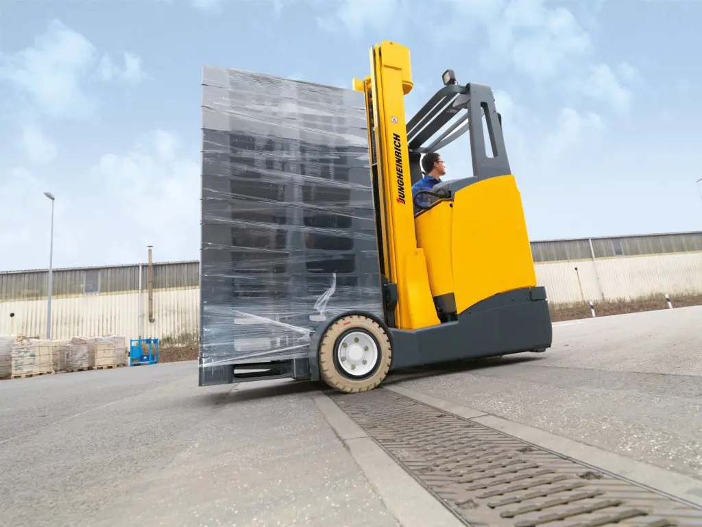 90 Jungheinrich heftrucks bij assemblagelijnen VDL Nedcar featured image