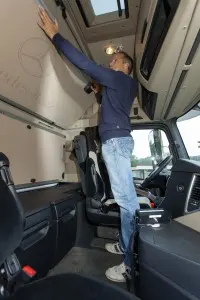 Echt iedereen kan in de Gigaspace rechtop staan. Om het bovenste bed te verstellen bijvoorbeeld.