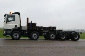 Opbouw Daf CF 8x4 naar 10x4 met Wide Spread Gestuurde achteras 50 ton