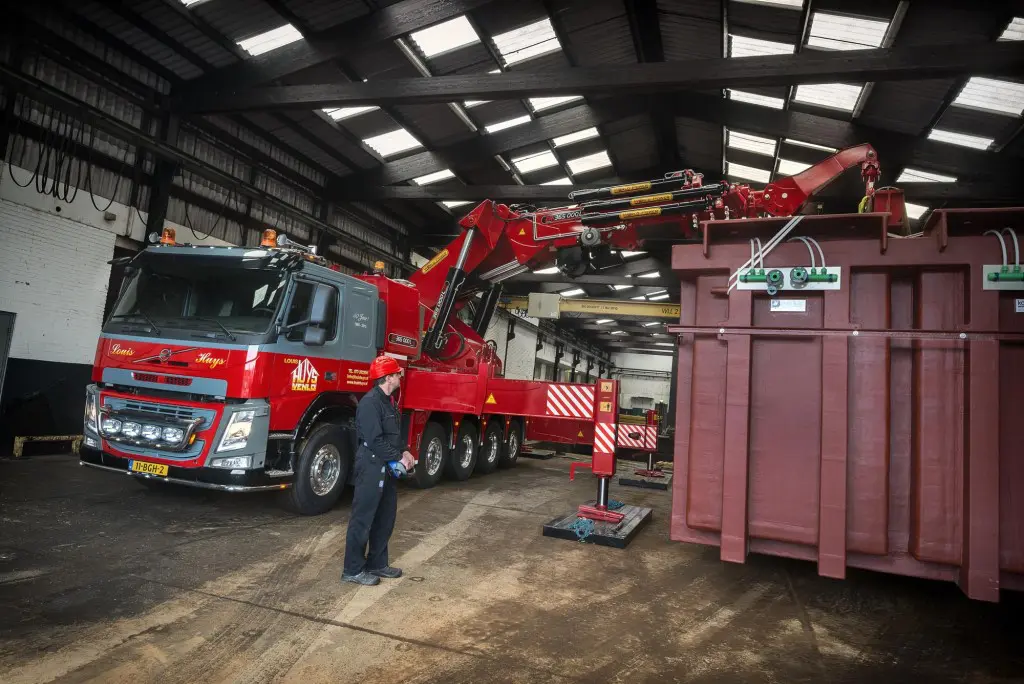 Volvo FM met 365 tonmeter kraan Louis Huys_5_lowres