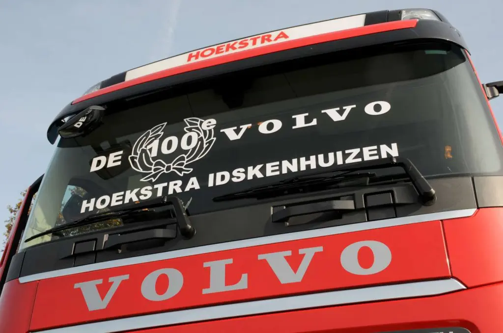 100ste Volvo truck voor Hoekstra Idskenhuizen featured image