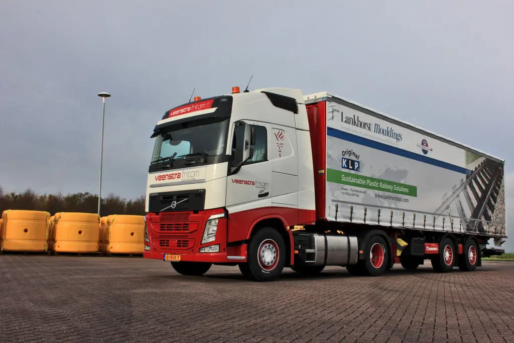 Veenstra|Fritom met innovatieve oplegger van Lankhorst featured image