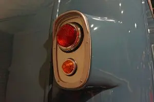 Alleen al zo’n achterlicht, zo stijlvol! Kijkt u gerust eventjes wat langer.