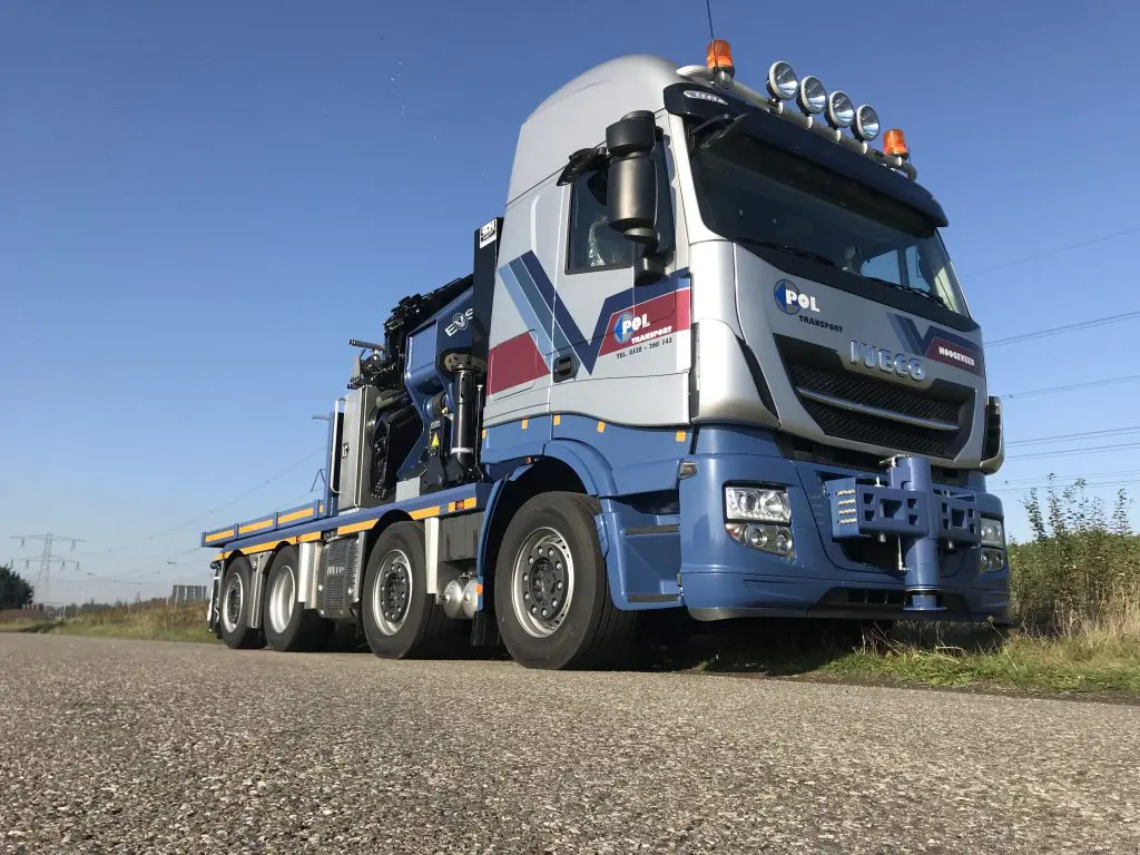 Iveco Stralis met kraan voor Pol Transport featured image