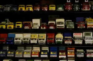 De DAF’s staan keurig gerangschikt op bouwjaar.