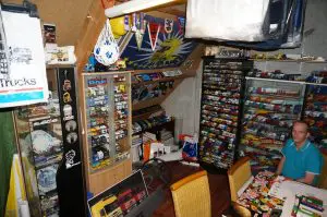 Het is wel vol op zolder. Binnenkort trekt Theo er een kamer bij.