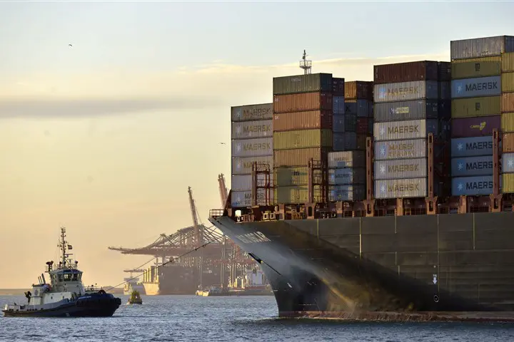 ‘Bedrijven in Rotterdamse haven op grote schaal corrupt’ featured image