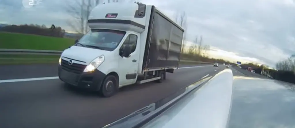 Tachoplicht komt eraan: Wie rijdt er internationaal vervoer met een bestelauto? featured image