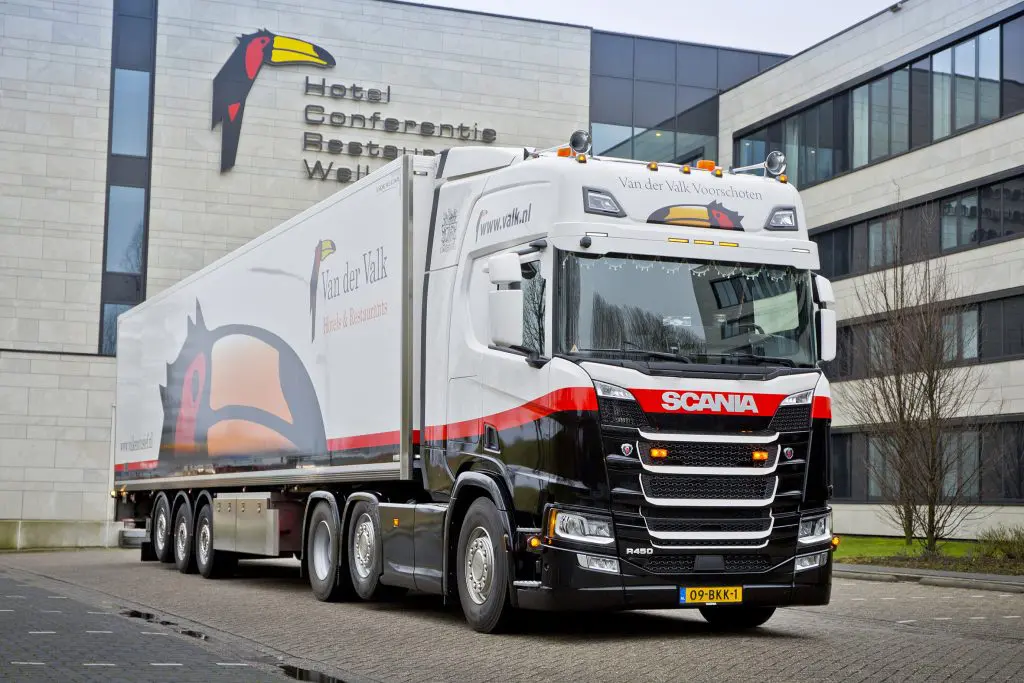 Van der Valk met nieuwe Scania R450 featured image