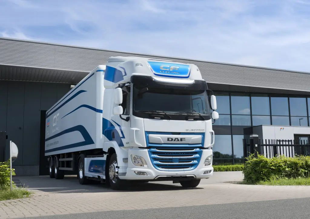 Foto’s + VLOG: Rijden met de DAF CF Electric featured image