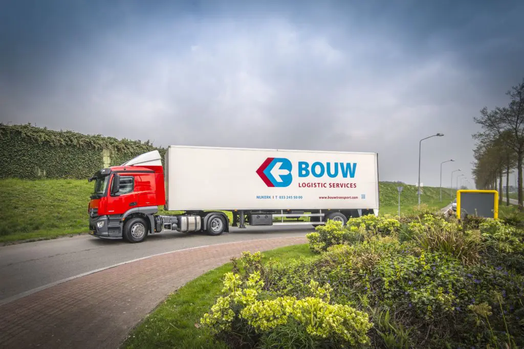 13 Mercedessen debuteren bij Bouw Logistic Services featured image