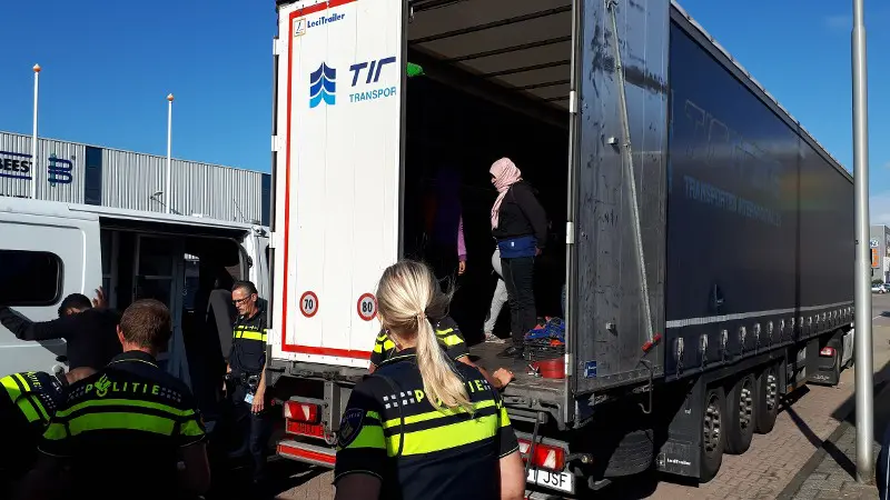 Dertien illegale Eritreeërs in Spaanse vrachtwagen featured image