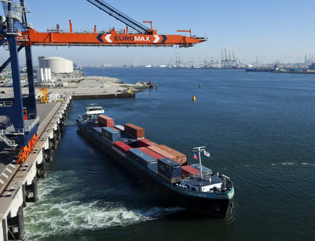 Lichte daling van de goederenoverslag in Rotterdamse haven in Q1 2023 featured image