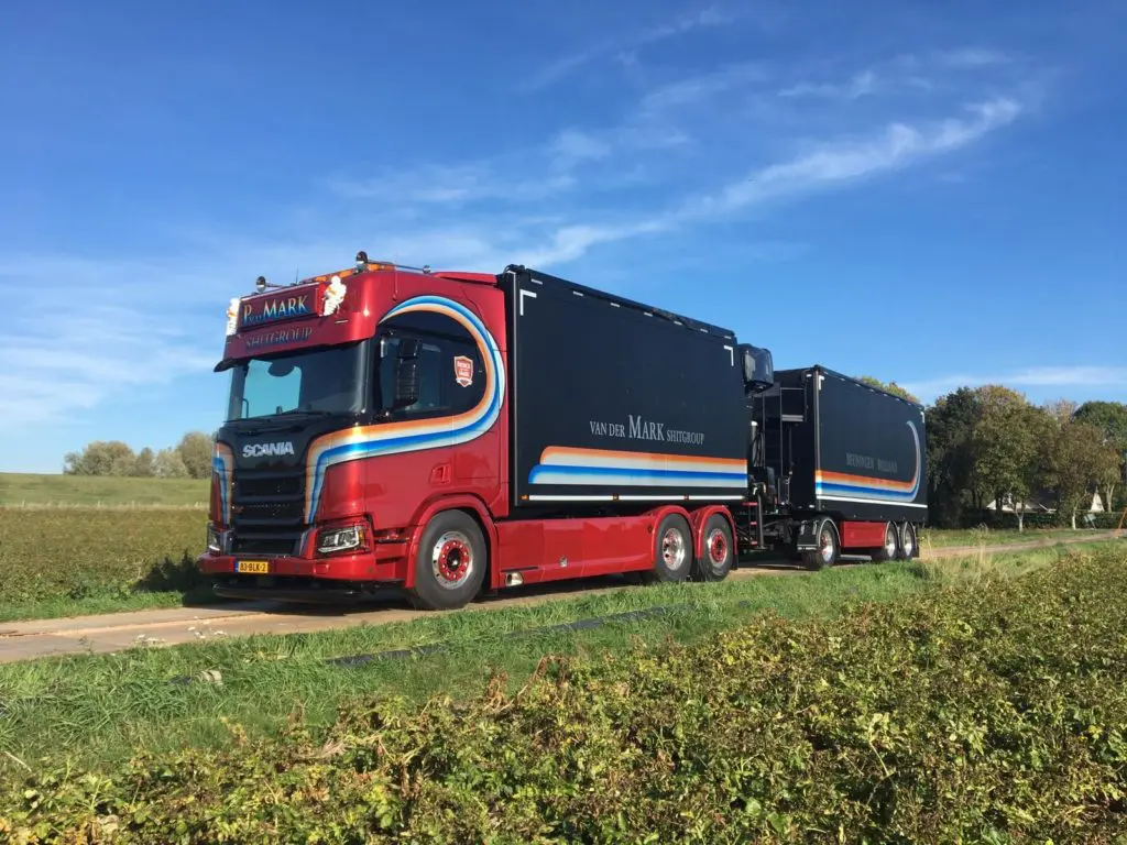 Vette shit: Scania R520 XT met V8 voor Van der Mark featured image
