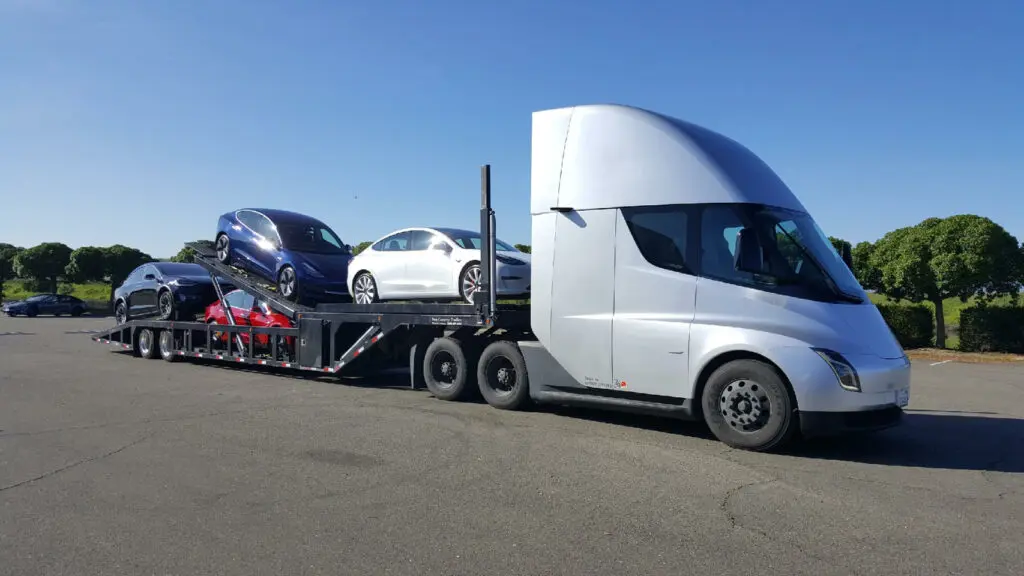 Foto’s: Een Tesla Semi voor iedereen! featured image