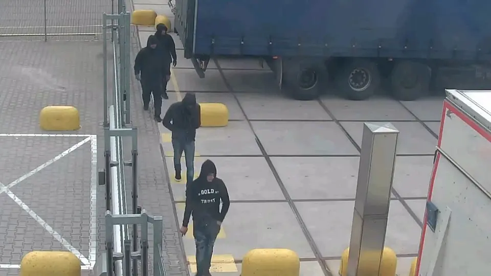 Opsporing verzocht: 2000 laptops gestolen uit vrachtwagens in Duiven featured image