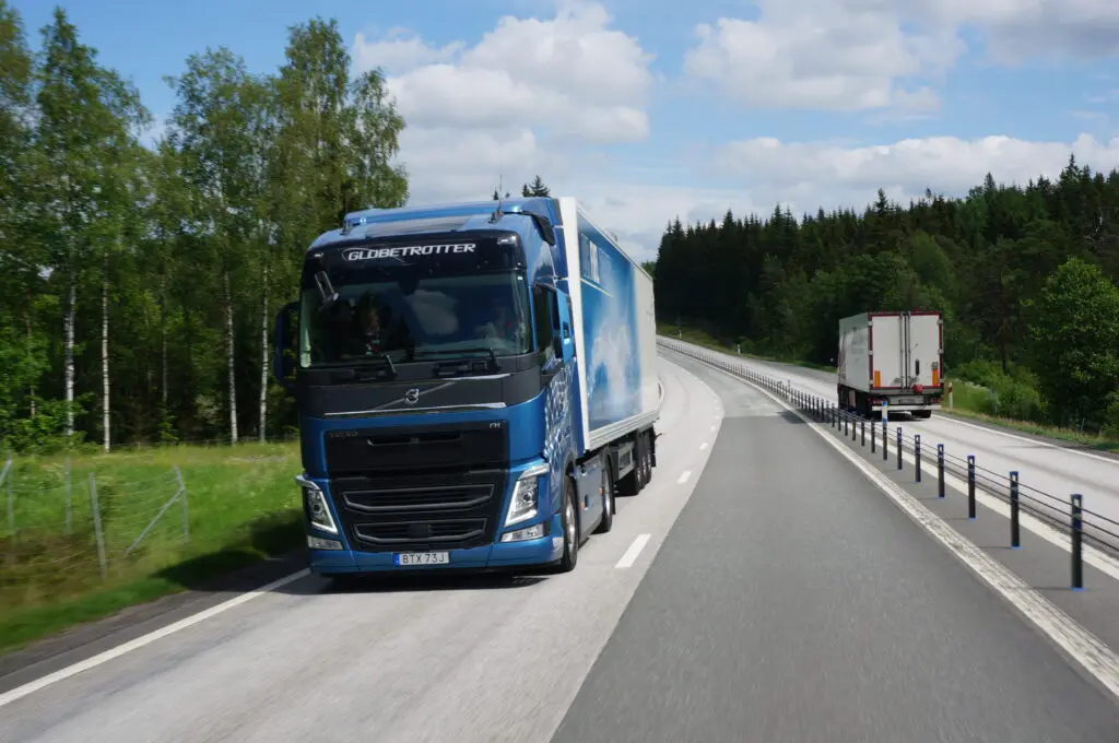Foto’s + VIDEO – Hoe rijdt de nieuwe Volvo FH met I-Save? featured image