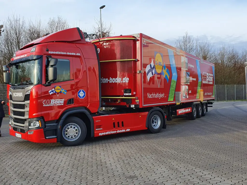Eerste transporteur met ‘Scania met bovenleiding’ onderweg featured image