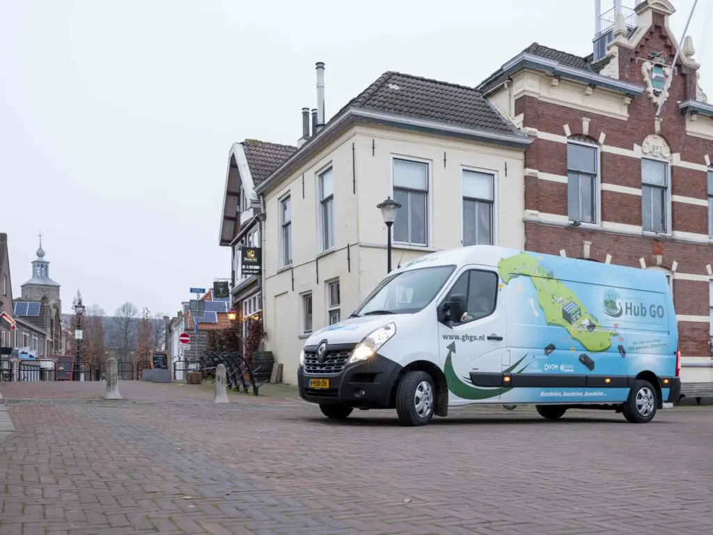 Foto’s: Goederenhub GO emissievrij met een Renault Master Z.E featured image