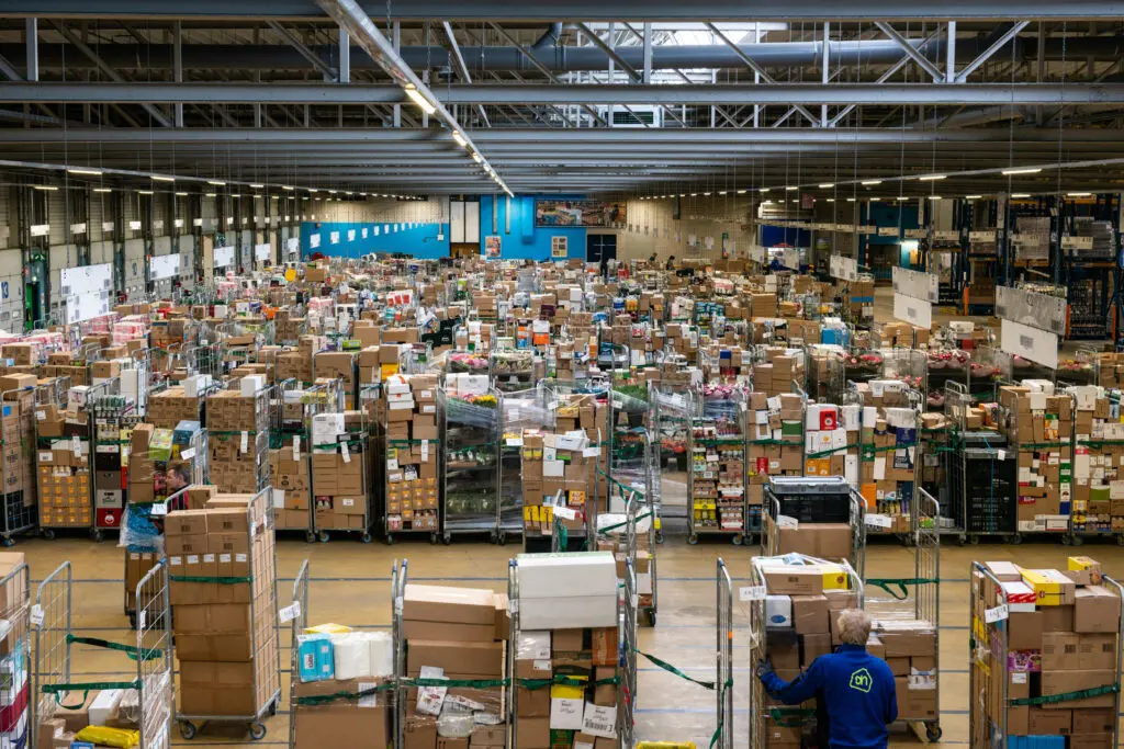 VIDEO – Volle dc’s maar soms lege schappen, hoe kan dat Albert Heijn? featured image