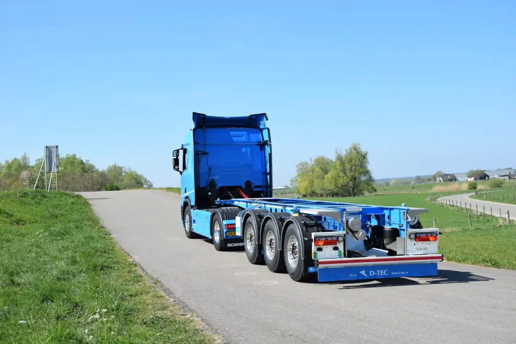 VIDEO – D-Tec presenteert nieuw 20 ft tankcontainerchassis featured image