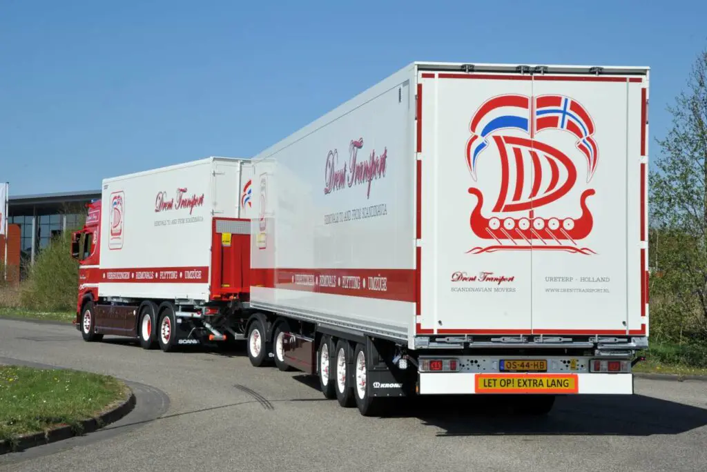 Foto’s: Drent Transport rijdt Krone LZV naar Scandinavië featured image