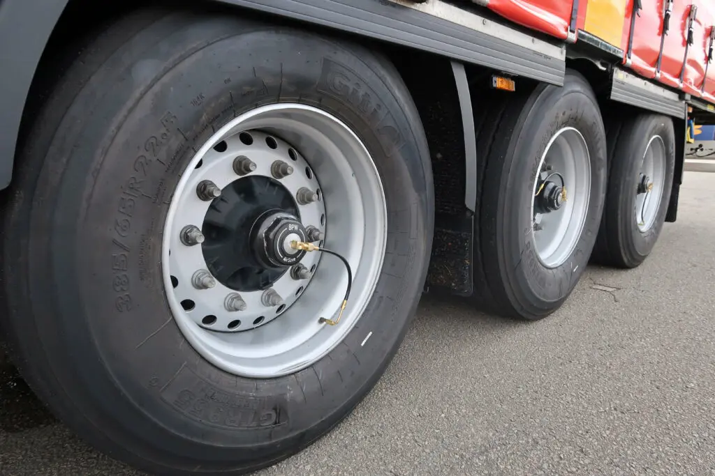 HST zet bandenspanningssysteem op 300 trailers featured image