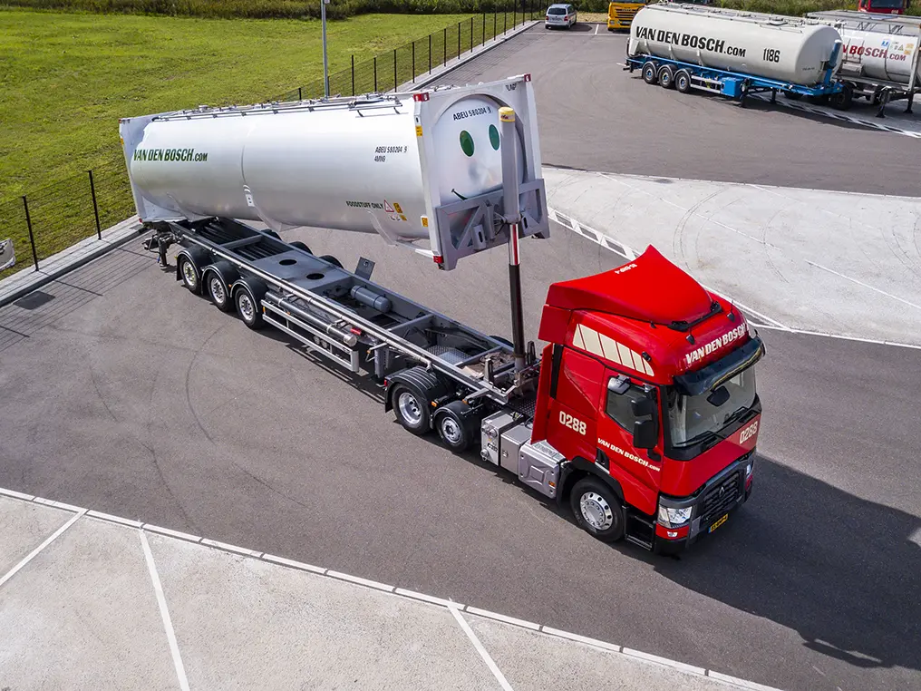 Van den Bosch verstevigt grip op charters met boordcomputer featured image