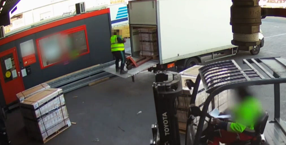 Marechaussee pakt verdachte ladingdiefstal Schiphol featured image