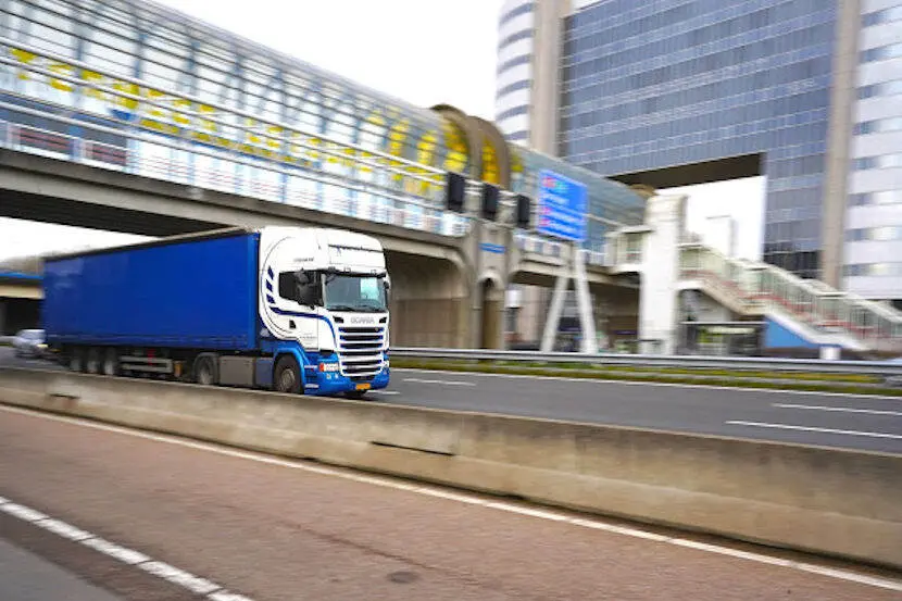 Inspectie SZW treft truckers onder ‘belabberde omstandigheden’ in Geleen featured image