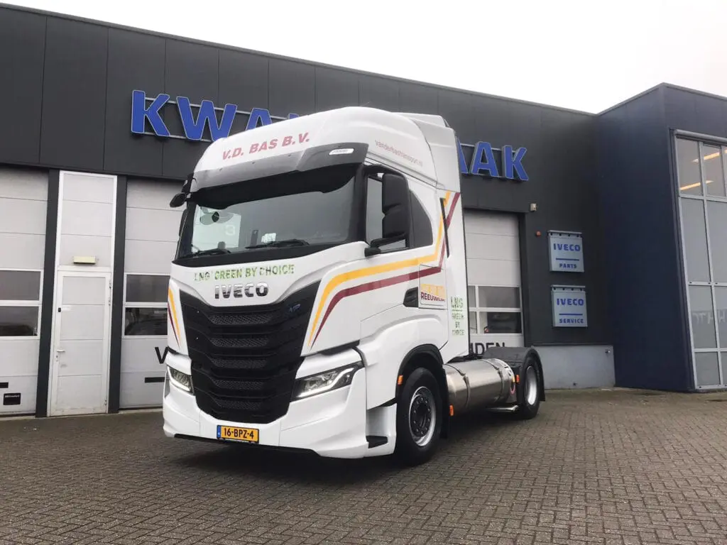 Van der Bas rijdt nieuwe Iveco’s S-Way op LNG featured image