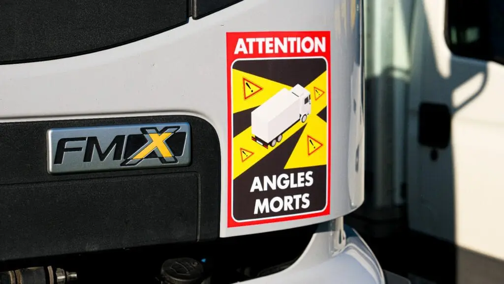 Europese Commissie: ‘Franse dodehoeksticker is rechtsgeldig’ featured image