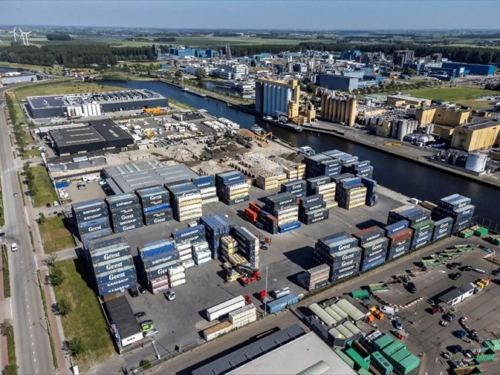 Van den Bosch stoot overslagterminal Bergen op Zoom af featured image