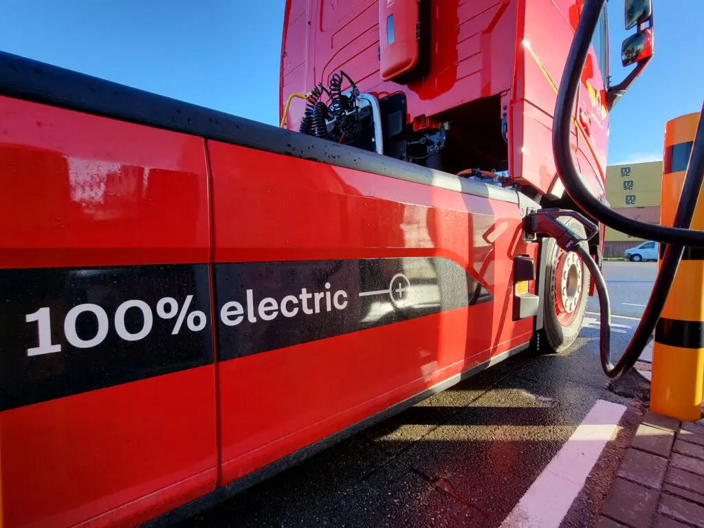 Brits onderzoek: wat is het effect van zware elektrische trucks op transportpraktijk? featured image