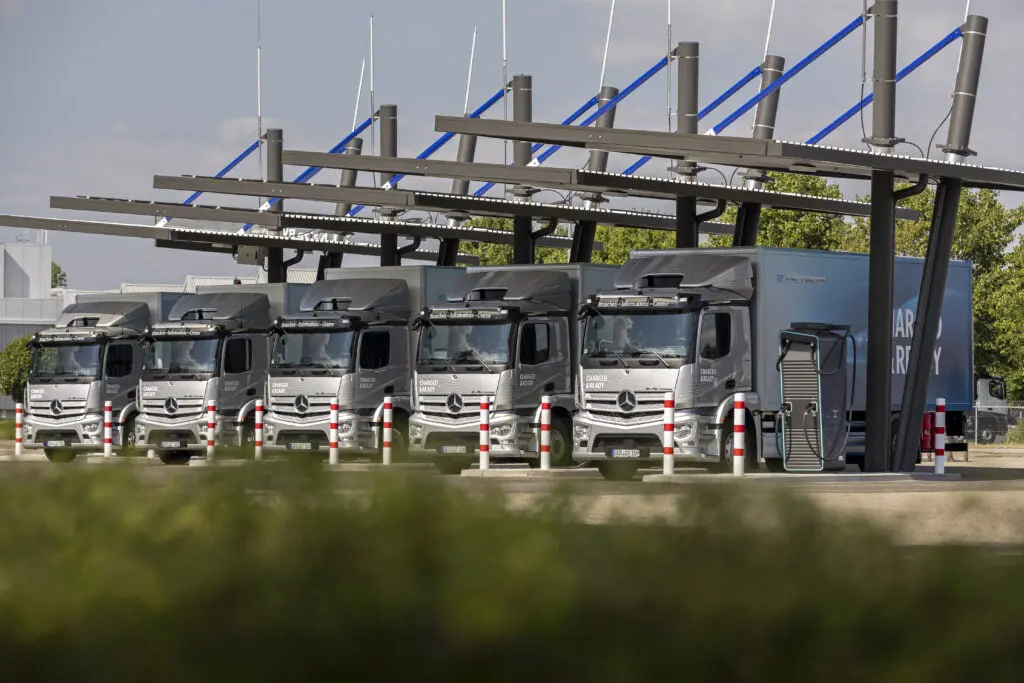 Mercedes-Benz levert laadpaal bij e-truck featured image