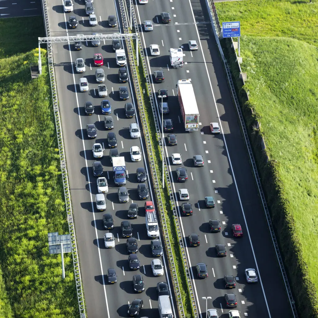 Minister Madlener wil minder drukte in de spits en start campagne ‘Spitsvrij’ featured image