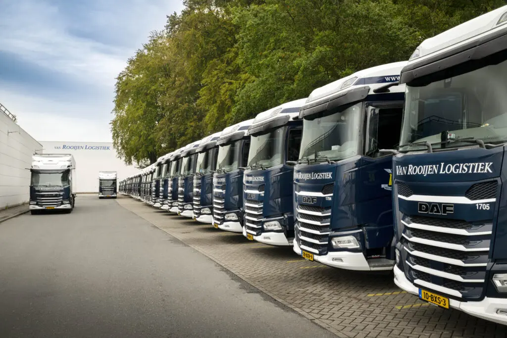 25 van de nieuwste DAF’s voor Van Rooijen Logistiek featured image