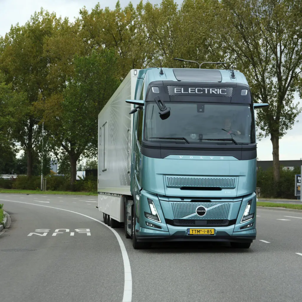 Volvo’s nieuwe elektrische trekker krijgt 6×2-configuratie featured image