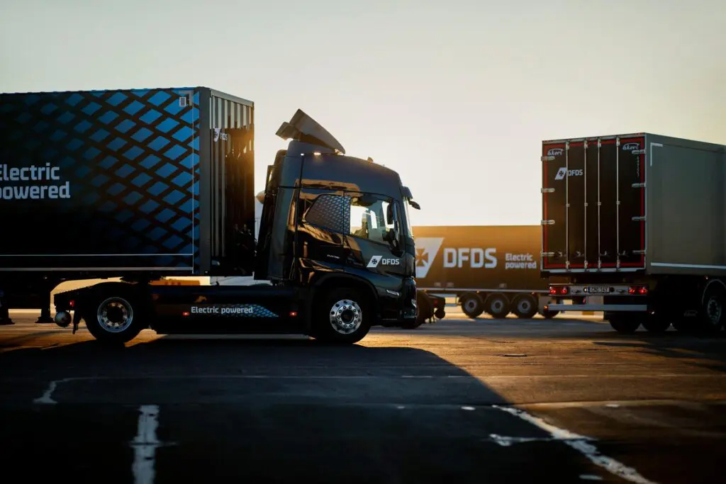 DFDS rijdt voor Volvo elektrisch door de nacht featured image