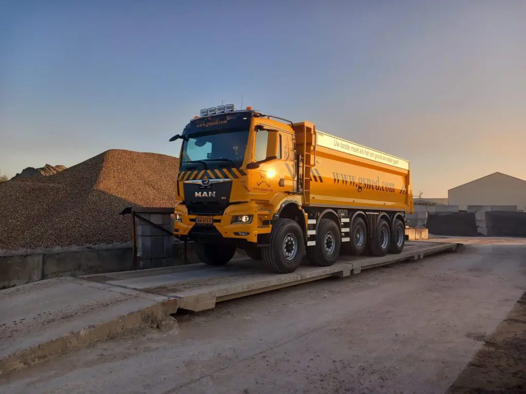 Primeur in de bouw: eerste 50 tons TGS 50.480 10×8/6 BLB voor GSNED featured image