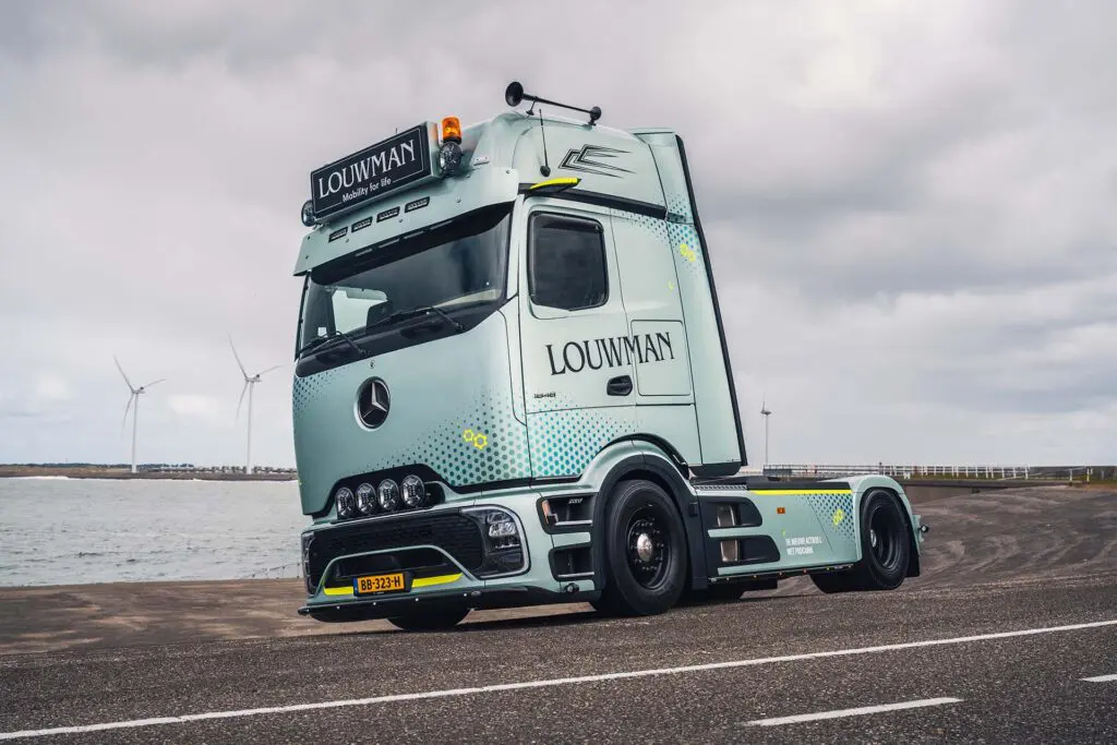 Louwman showt eerste Actros L ProCabin demo featured image