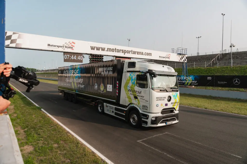 Mercedes-Benz eActros 600 kan achteruitrijden als de beste featured image