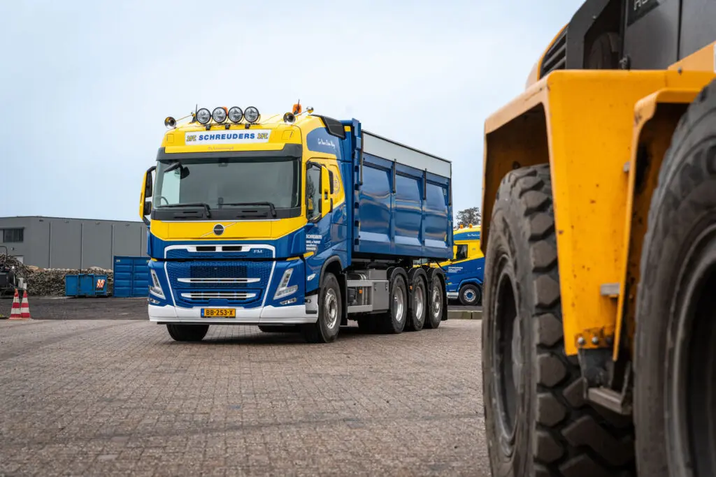 75-jarig Schreuders Handel en Transport rijdt verder met nieuwe Volvo FM featured image